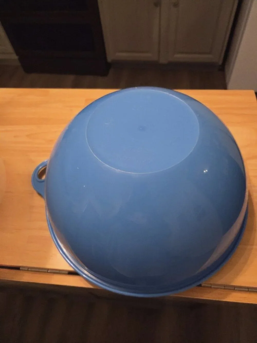 Tupperware 32 Cup Blue With White Burp Lid Used Once Bowl